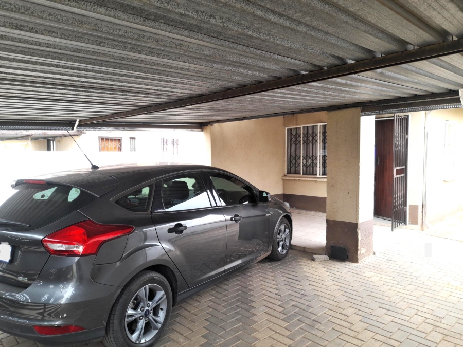 3 Bedroom Property for Sale in Windmill Park Gauteng