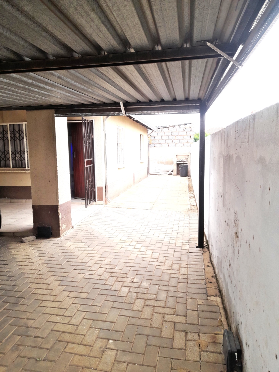 3 Bedroom Property for Sale in Windmill Park Gauteng