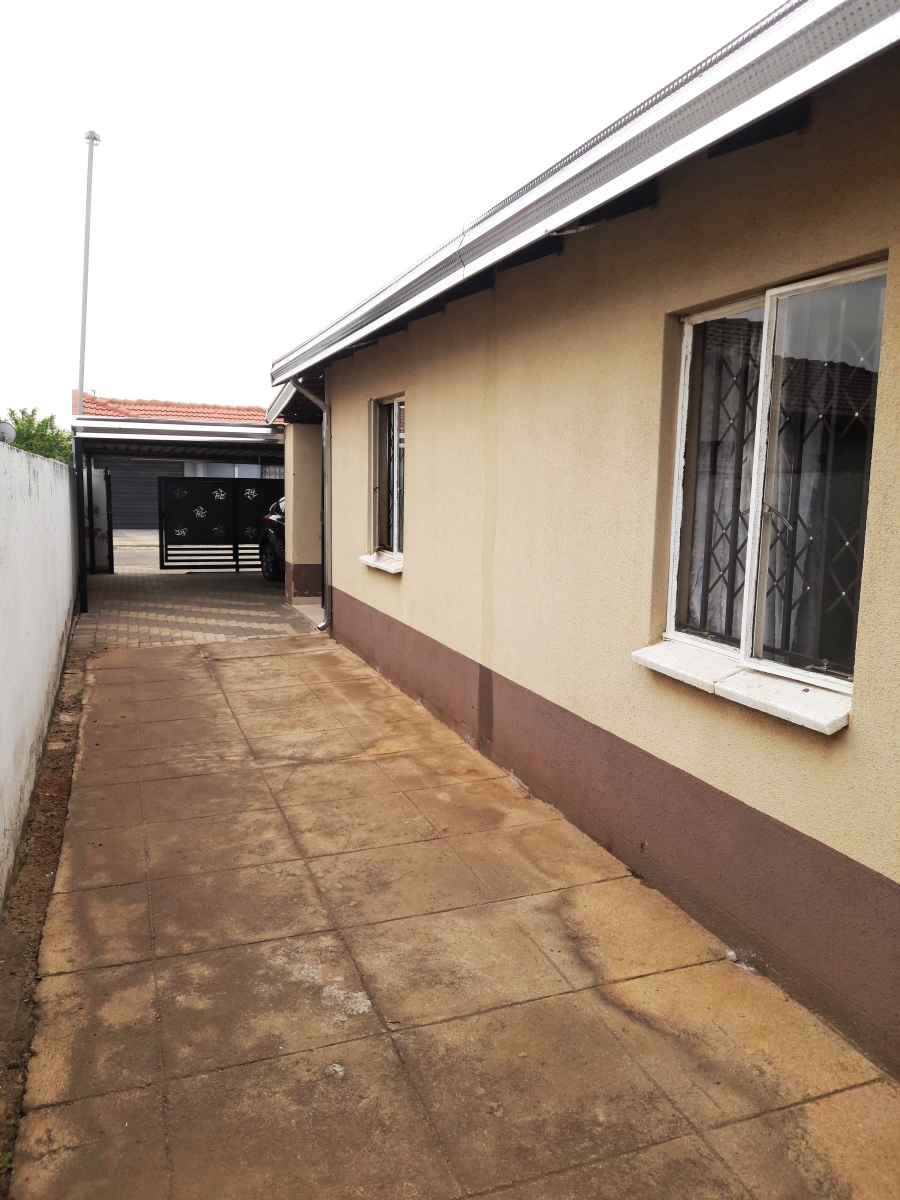 3 Bedroom Property for Sale in Windmill Park Gauteng