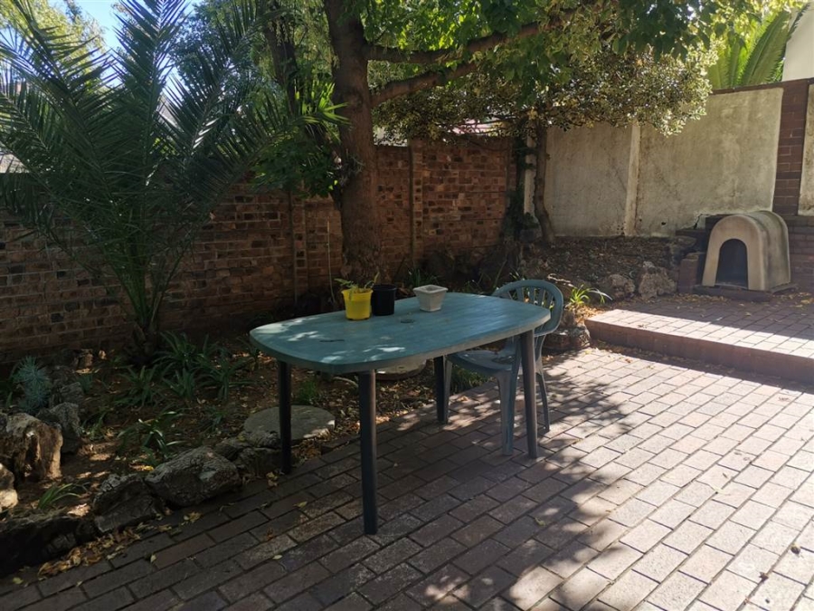 2 Bedroom Property for Sale in Mondeor Gauteng