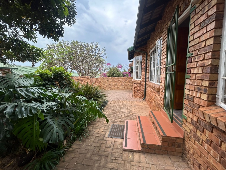 To Let 2 Bedroom Property for Rent in Hennopspark Gauteng