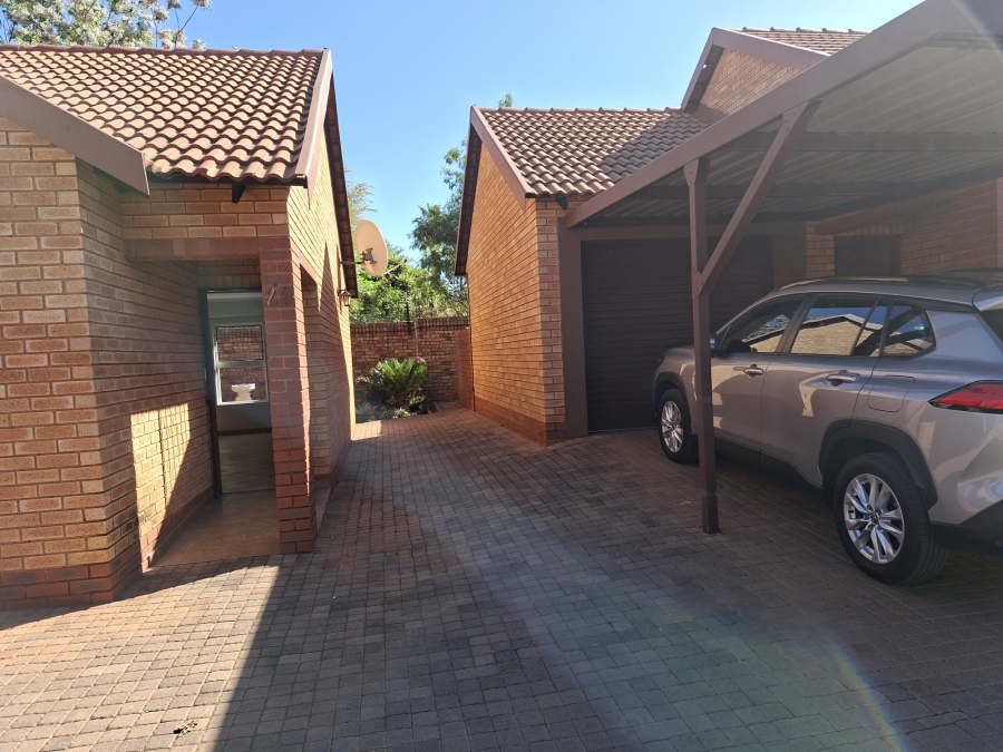 2 Bedroom Property for Sale in Montana Tuine Gauteng