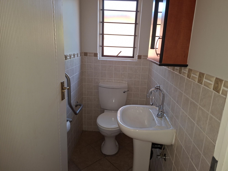 2 Bedroom Property for Sale in Montana Tuine Gauteng