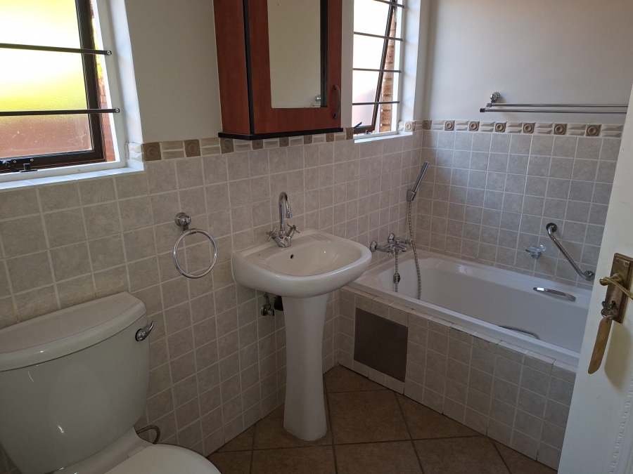 2 Bedroom Property for Sale in Montana Tuine Gauteng