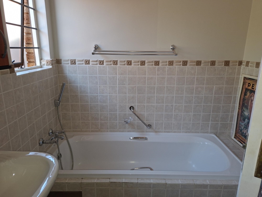 2 Bedroom Property for Sale in Montana Tuine Gauteng