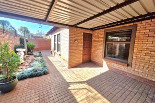2 Bedroom Property for Sale in Montana Tuine Gauteng