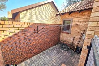 2 Bedroom Property for Sale in Montana Tuine Gauteng