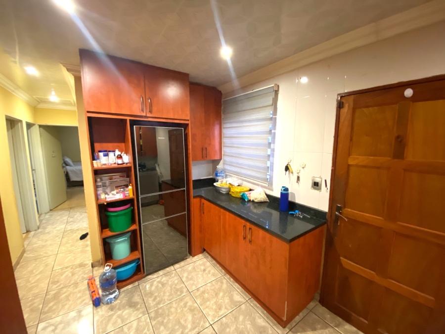 4 Bedroom Property for Sale in Dawn Park Gauteng