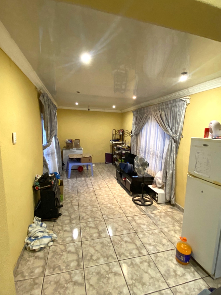 4 Bedroom Property for Sale in Dawn Park Gauteng