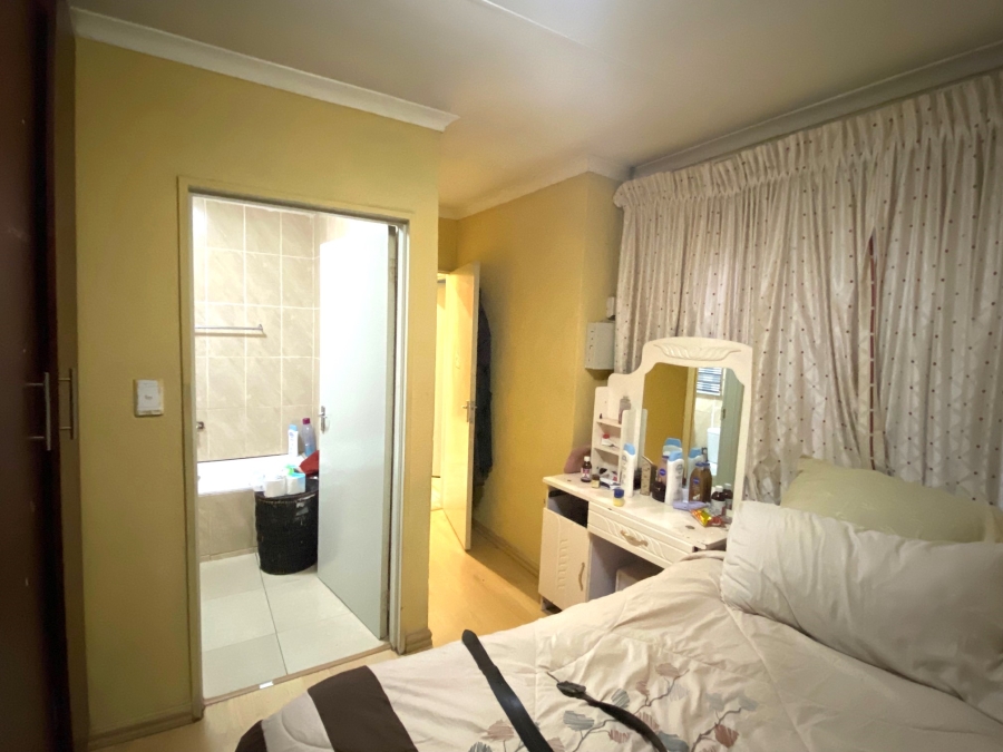 4 Bedroom Property for Sale in Dawn Park Gauteng