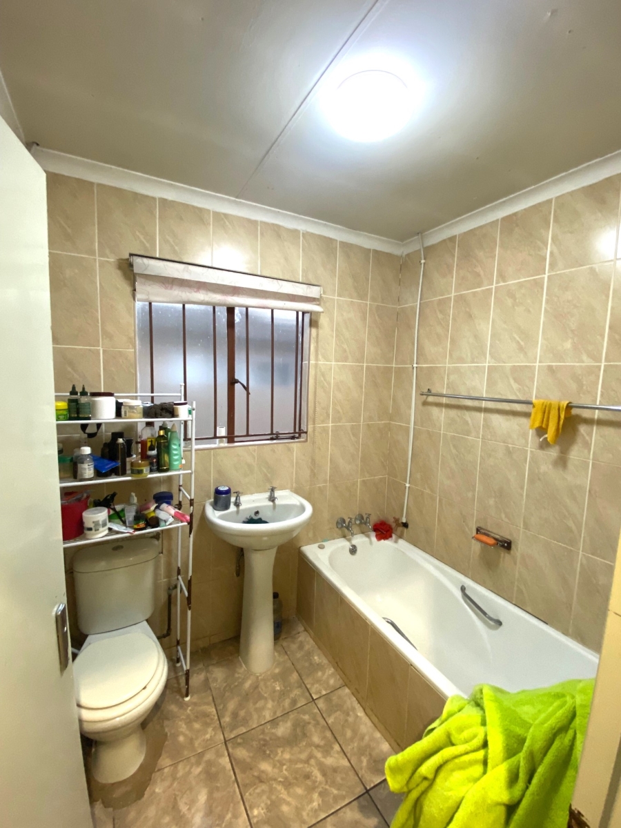 4 Bedroom Property for Sale in Dawn Park Gauteng