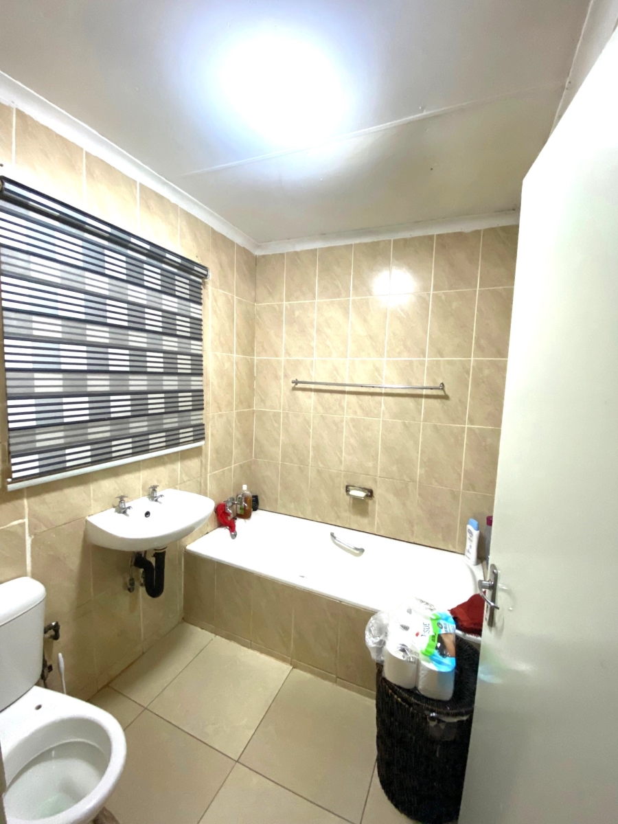 4 Bedroom Property for Sale in Dawn Park Gauteng