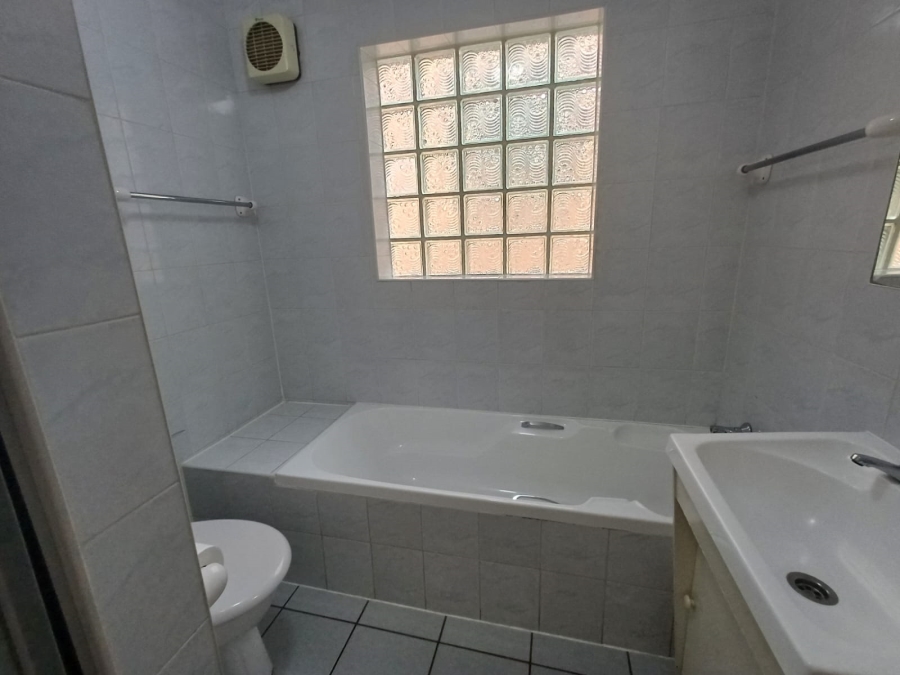 3 Bedroom Property for Sale in Glen Marais Gauteng