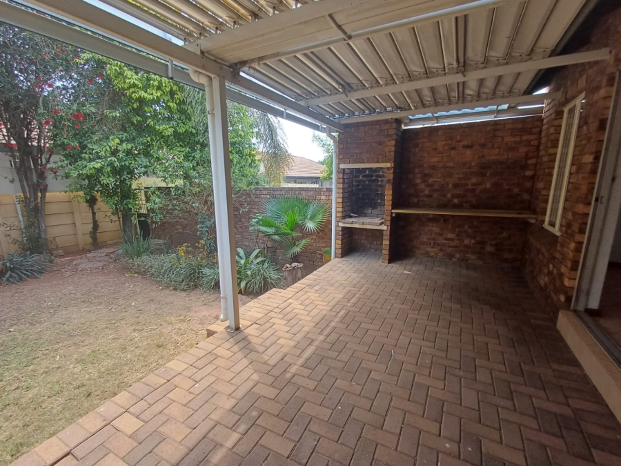 3 Bedroom Property for Sale in Glen Marais Gauteng