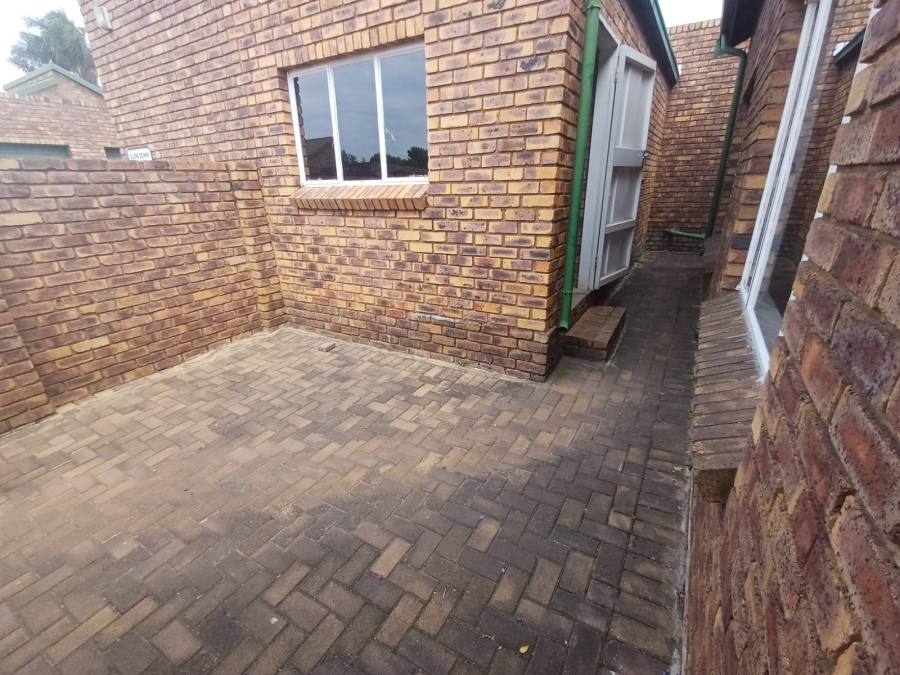 3 Bedroom Property for Sale in Glen Marais Gauteng