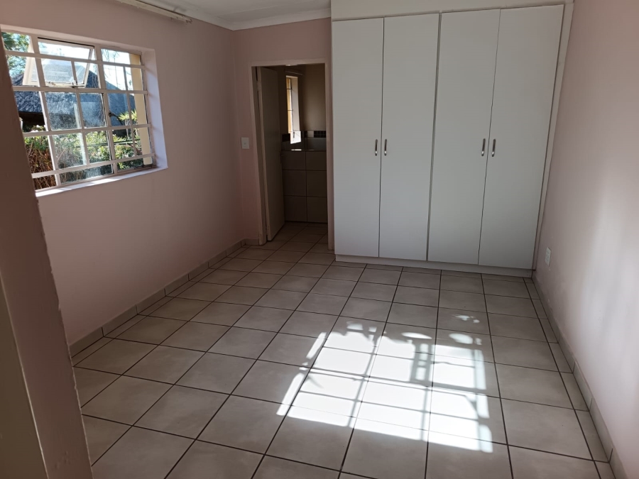 To Let 1 Bedroom Property for Rent in Florida Gauteng