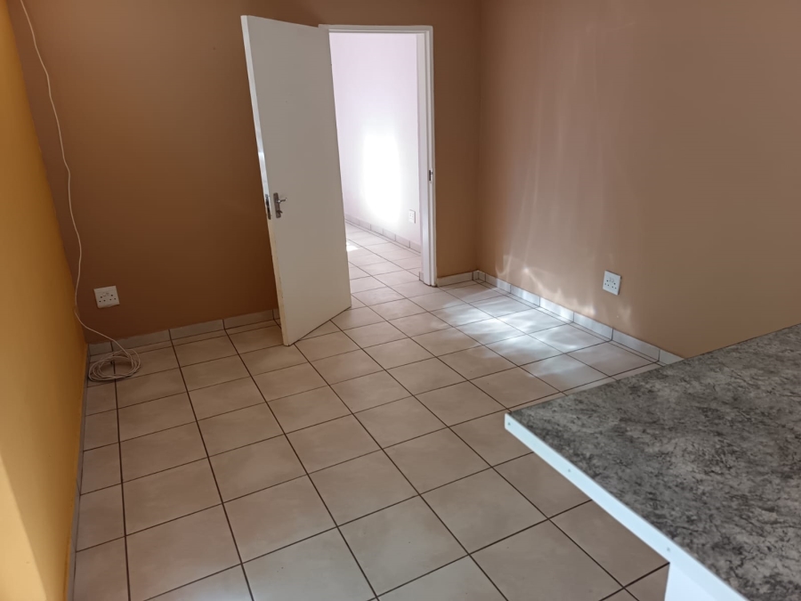 To Let 1 Bedroom Property for Rent in Florida Gauteng
