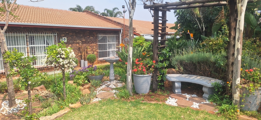 4 Bedroom Property for Sale in Rant En Dal Gauteng