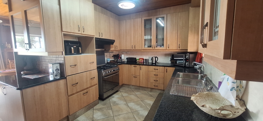 4 Bedroom Property for Sale in Rant En Dal Gauteng