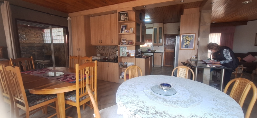 4 Bedroom Property for Sale in Rant En Dal Gauteng