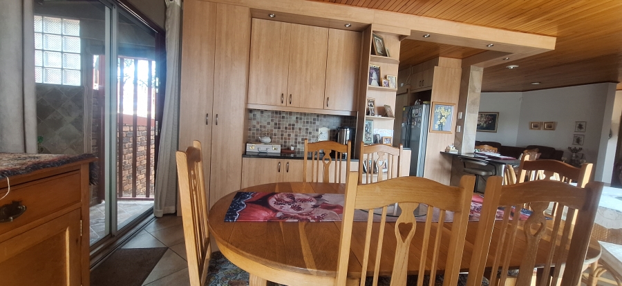 4 Bedroom Property for Sale in Rant En Dal Gauteng
