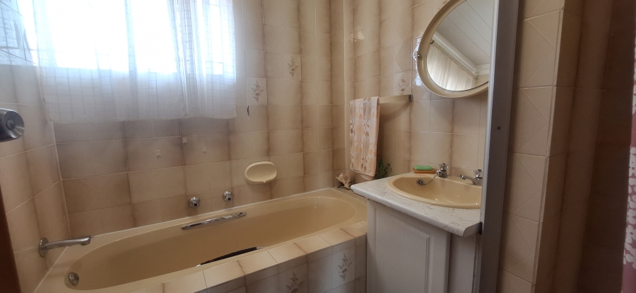 4 Bedroom Property for Sale in Rant En Dal Gauteng