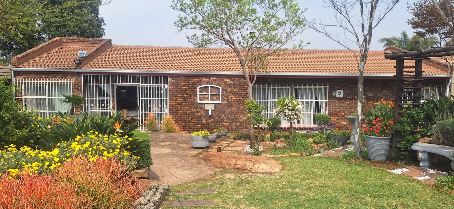 4 Bedroom Property for Sale in Rant En Dal Gauteng