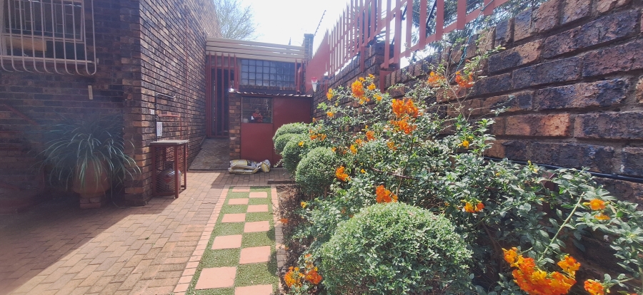 4 Bedroom Property for Sale in Rant En Dal Gauteng