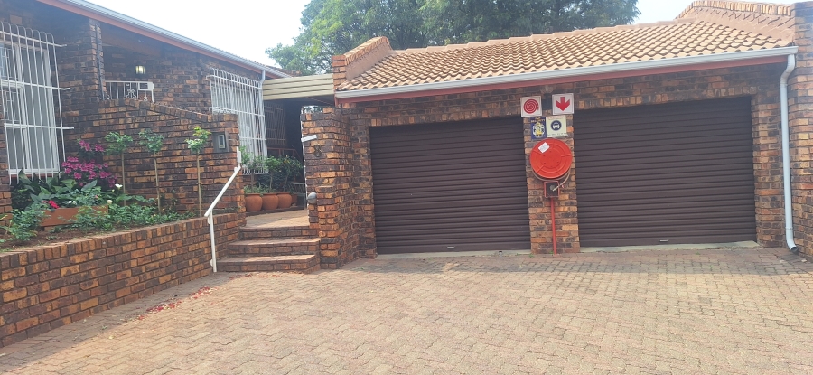 4 Bedroom Property for Sale in Rant En Dal Gauteng