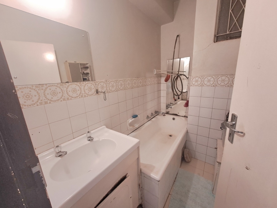 2 Bedroom Property for Sale in Yeoville Gauteng