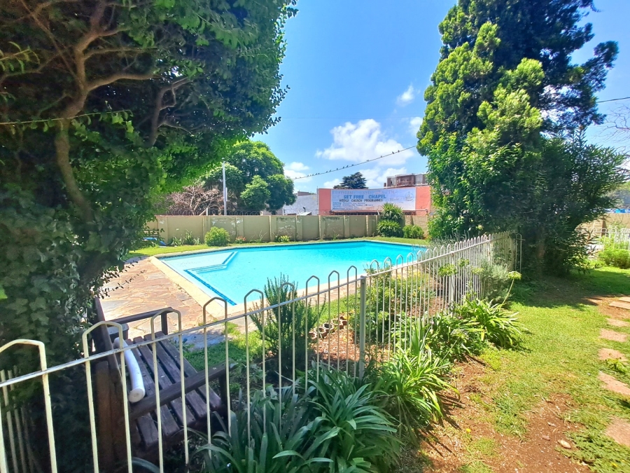 2 Bedroom Property for Sale in Yeoville Gauteng