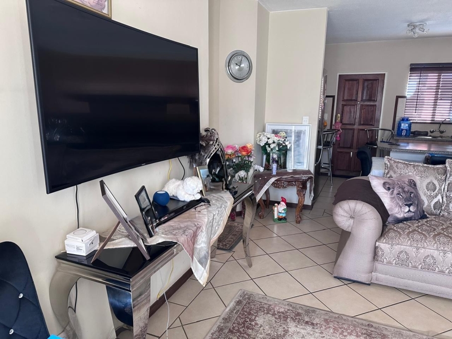 To Let 3 Bedroom Property for Rent in Karenpark Gauteng