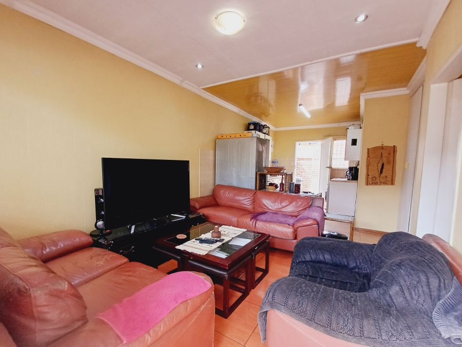 2 Bedroom Property for Sale in Erasmuskloof Gauteng