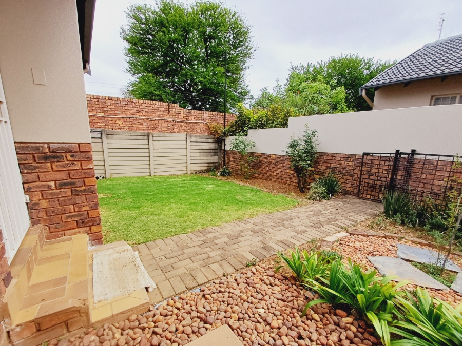 2 Bedroom Property for Sale in Erasmuskloof Gauteng