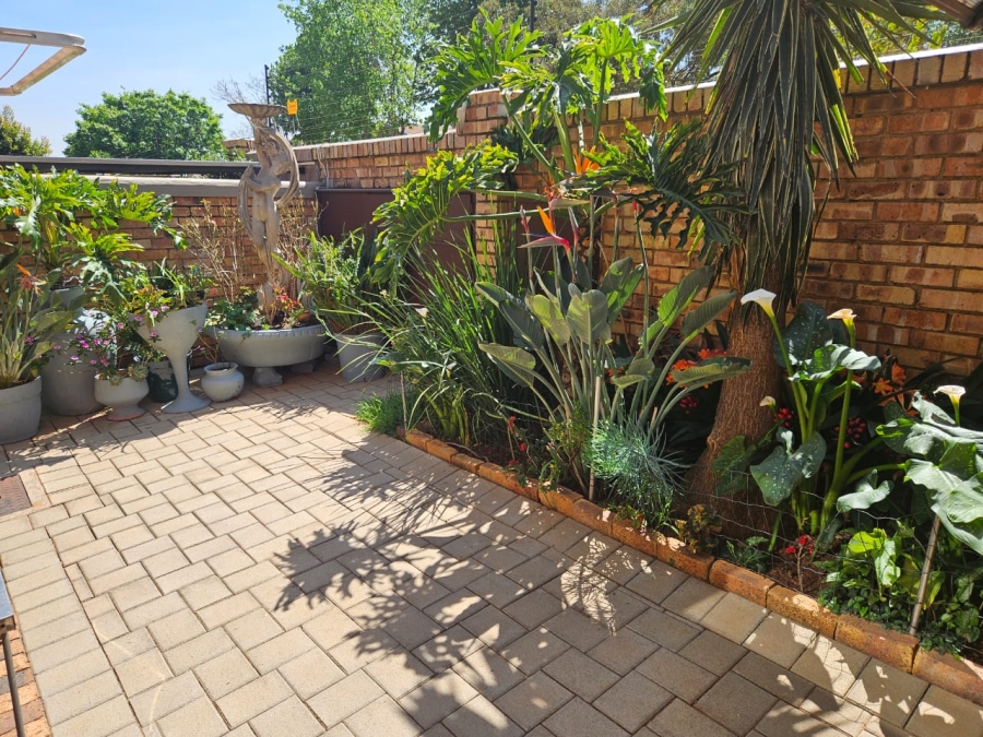 3 Bedroom Property for Sale in Allens Nek Gauteng