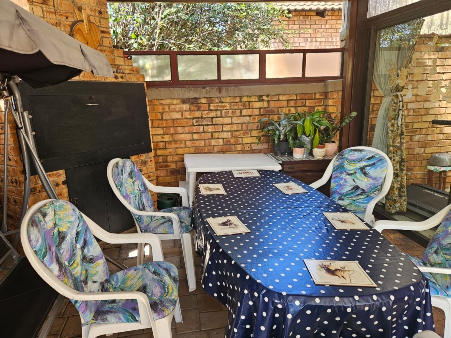 3 Bedroom Property for Sale in Allens Nek Gauteng