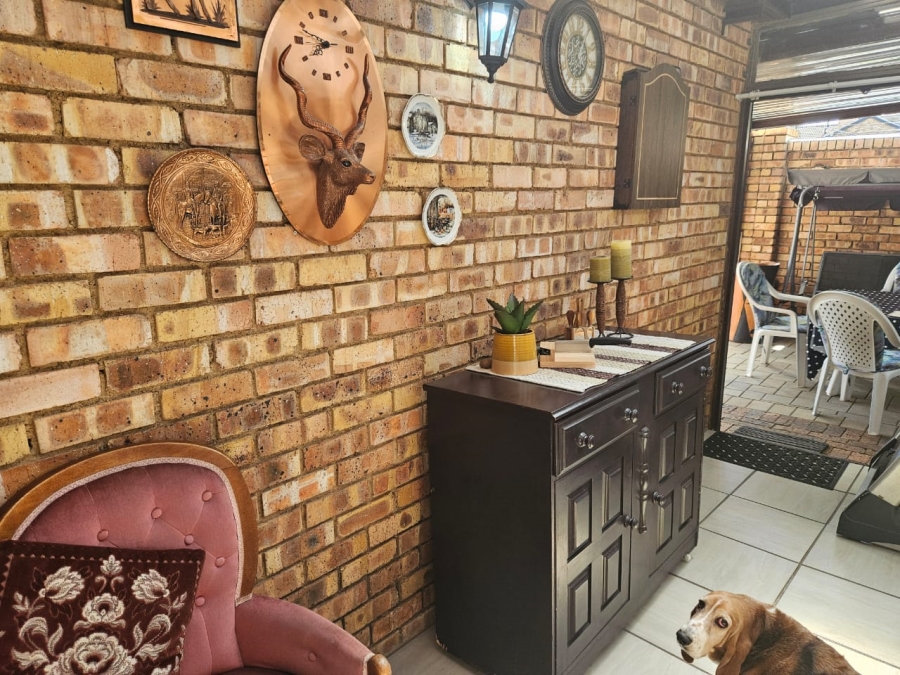 3 Bedroom Property for Sale in Allens Nek Gauteng