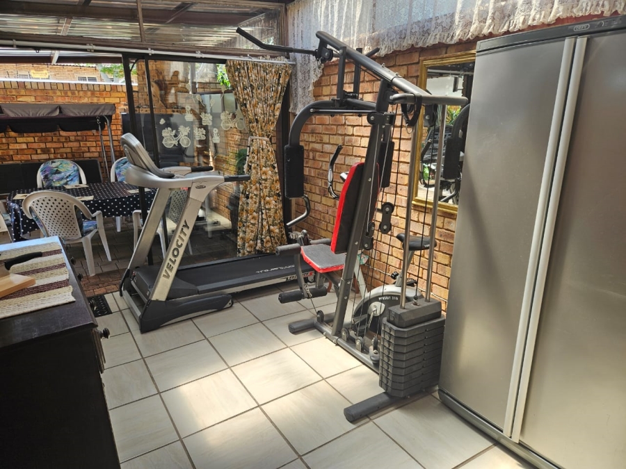 3 Bedroom Property for Sale in Allens Nek Gauteng