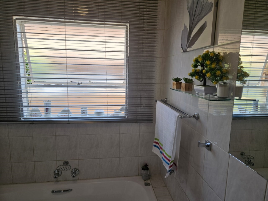3 Bedroom Property for Sale in Allens Nek Gauteng