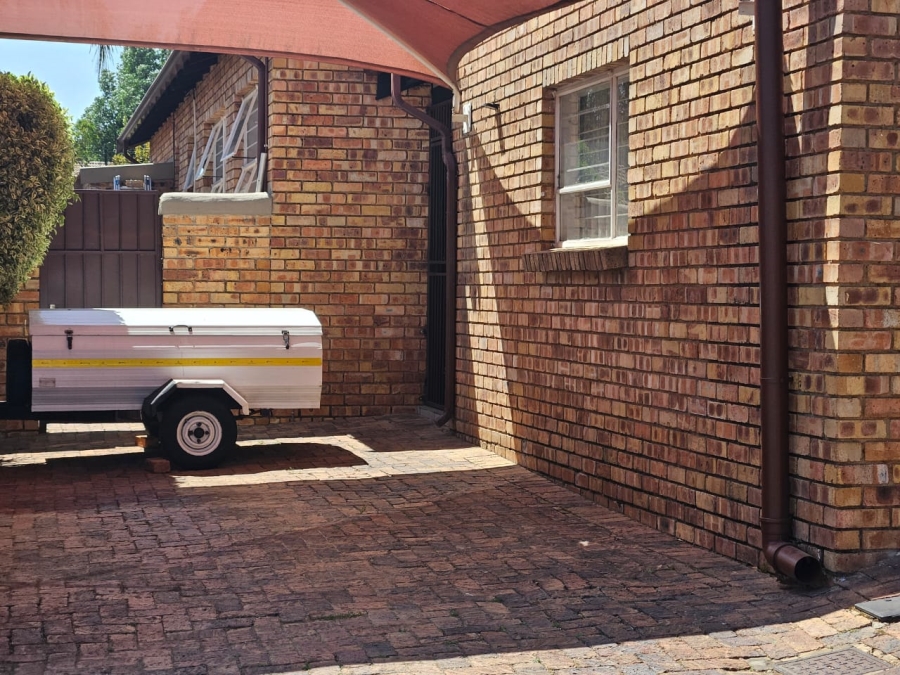 3 Bedroom Property for Sale in Allens Nek Gauteng