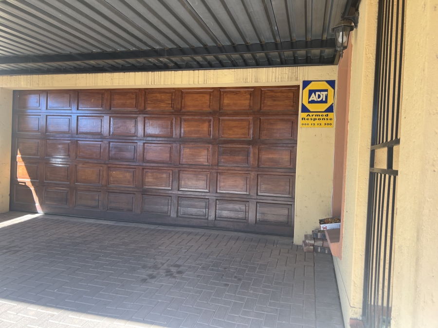 3 Bedroom Property for Sale in Constantia Park Gauteng