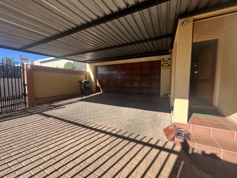 3 Bedroom Property for Sale in Constantia Park Gauteng