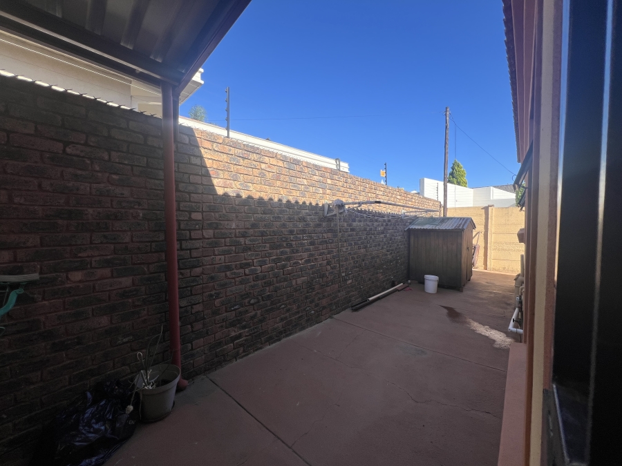 3 Bedroom Property for Sale in Constantia Park Gauteng