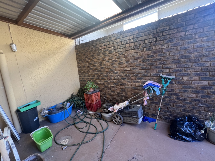 3 Bedroom Property for Sale in Constantia Park Gauteng