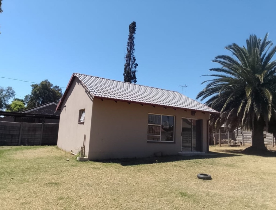 To Let 3 Bedroom Property for Rent in Brackenhurst Gauteng