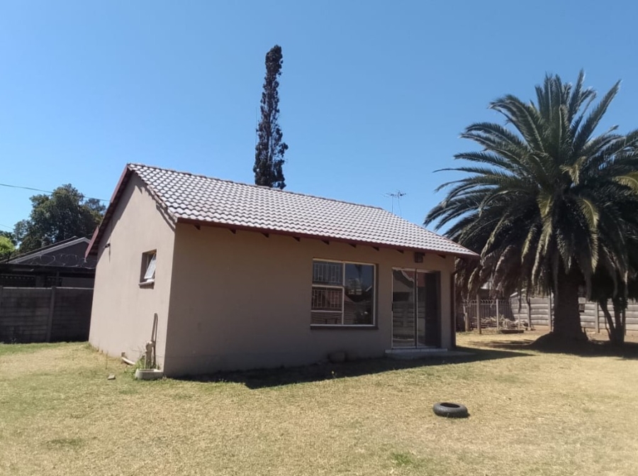 To Let 3 Bedroom Property for Rent in Brackenhurst Gauteng