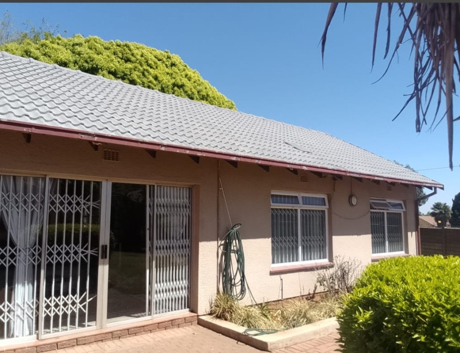 To Let 3 Bedroom Property for Rent in Brackenhurst Gauteng