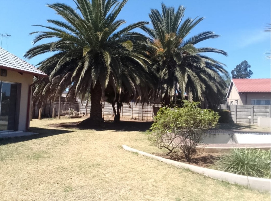 To Let 3 Bedroom Property for Rent in Brackenhurst Gauteng