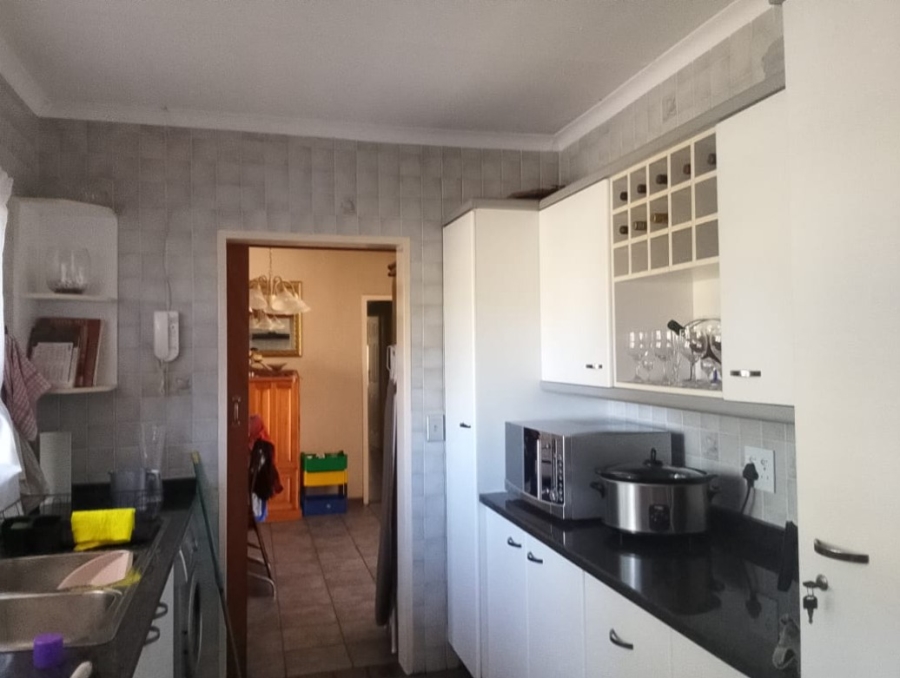 To Let 3 Bedroom Property for Rent in Brackenhurst Gauteng