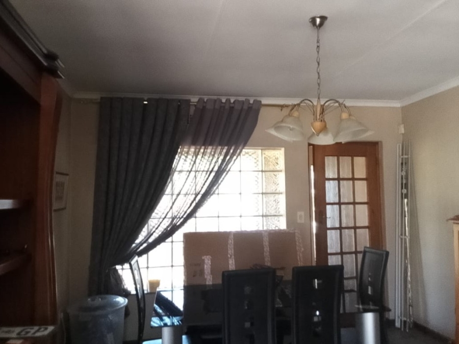 To Let 3 Bedroom Property for Rent in Brackenhurst Gauteng